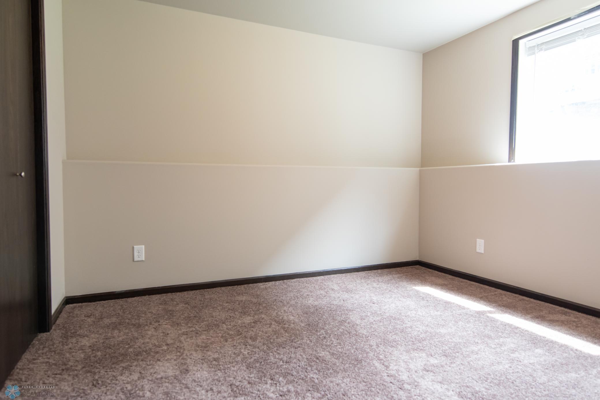 5988 59th St S, Fargo 17.jpg