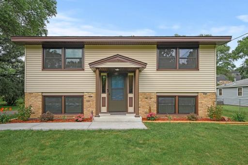 41 99th Lane NW, Minneapolis, MN 55448