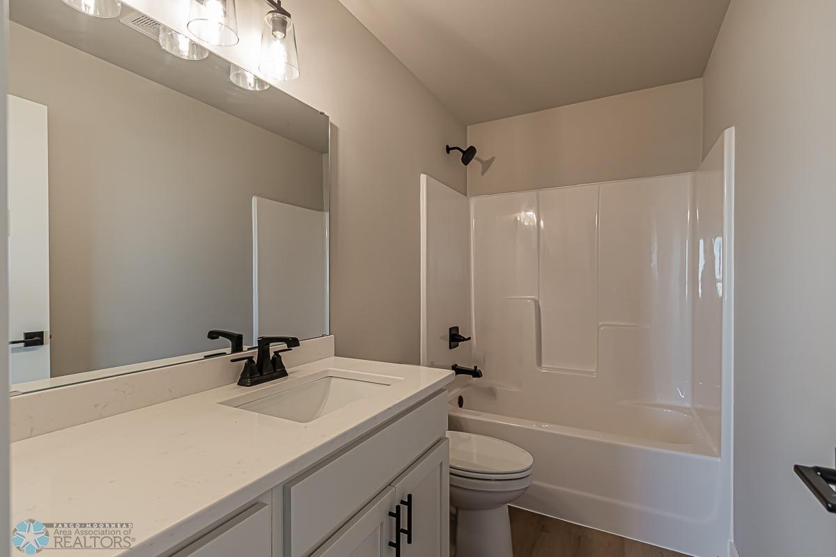 1294 Marlys Dr, West Fargo, ND 58078-14.jpg