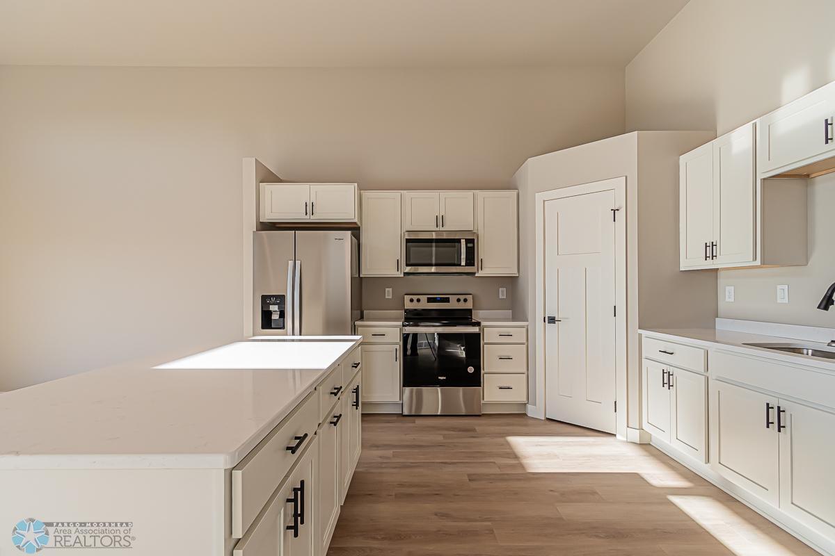 1294 Marlys Dr, West Fargo, ND 58078-07.jpg