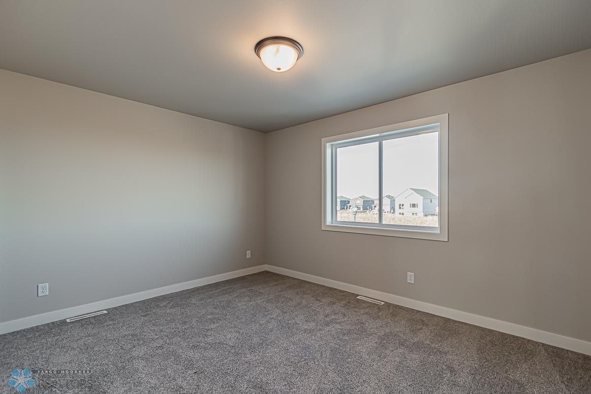 1294 Marlys Dr, West Fargo, ND 58078-12.jpg