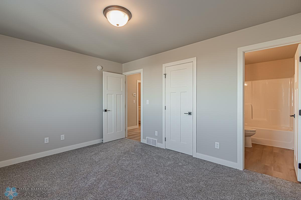 1294 Marlys Dr, West Fargo, ND 58078-13.jpg