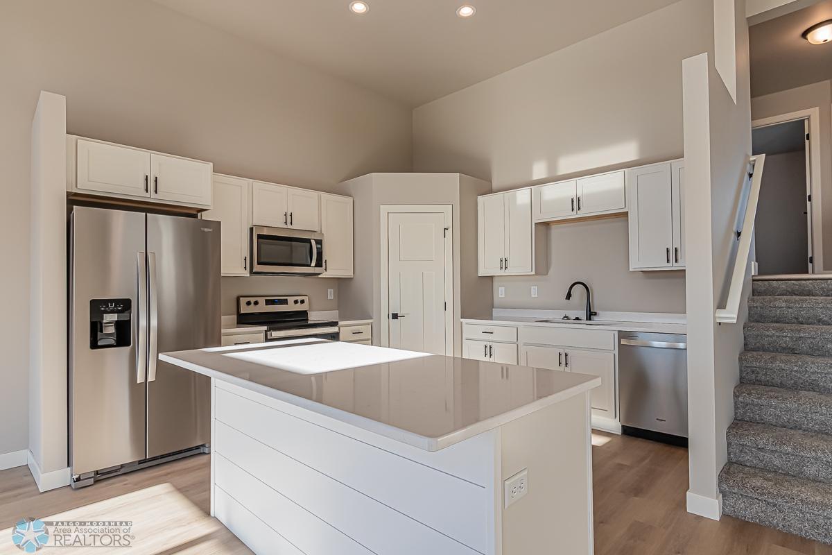 1294 Marlys Dr, West Fargo, ND 58078-06.jpg