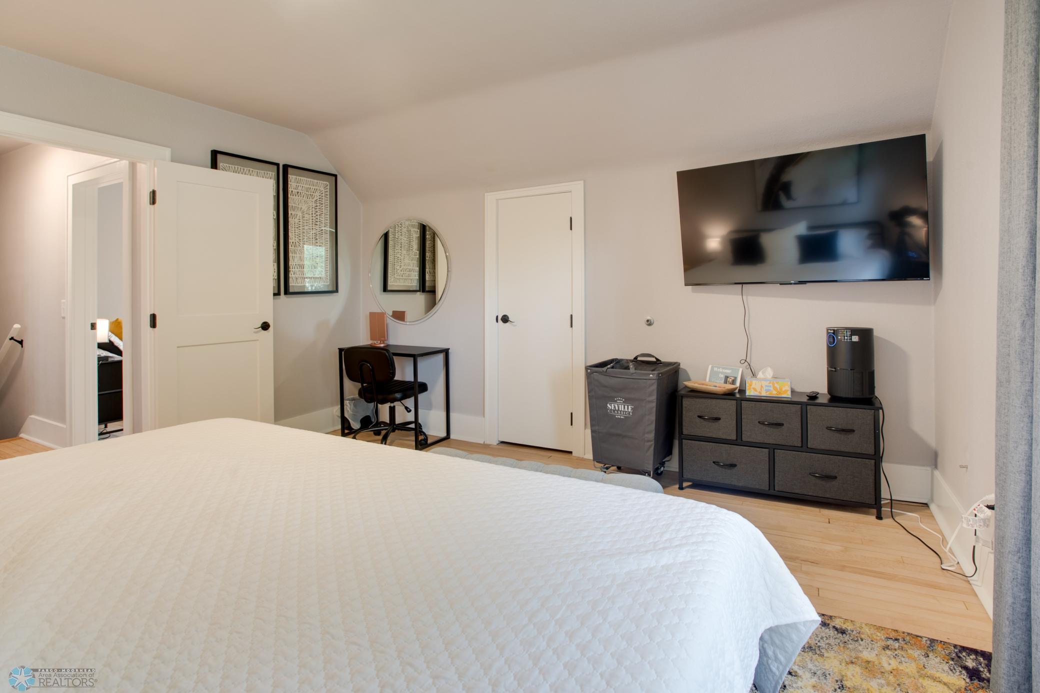 1004 Primary Bedroom