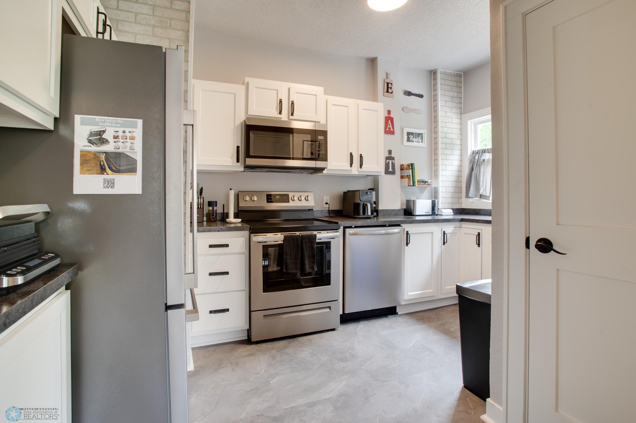 1004 Kitchen