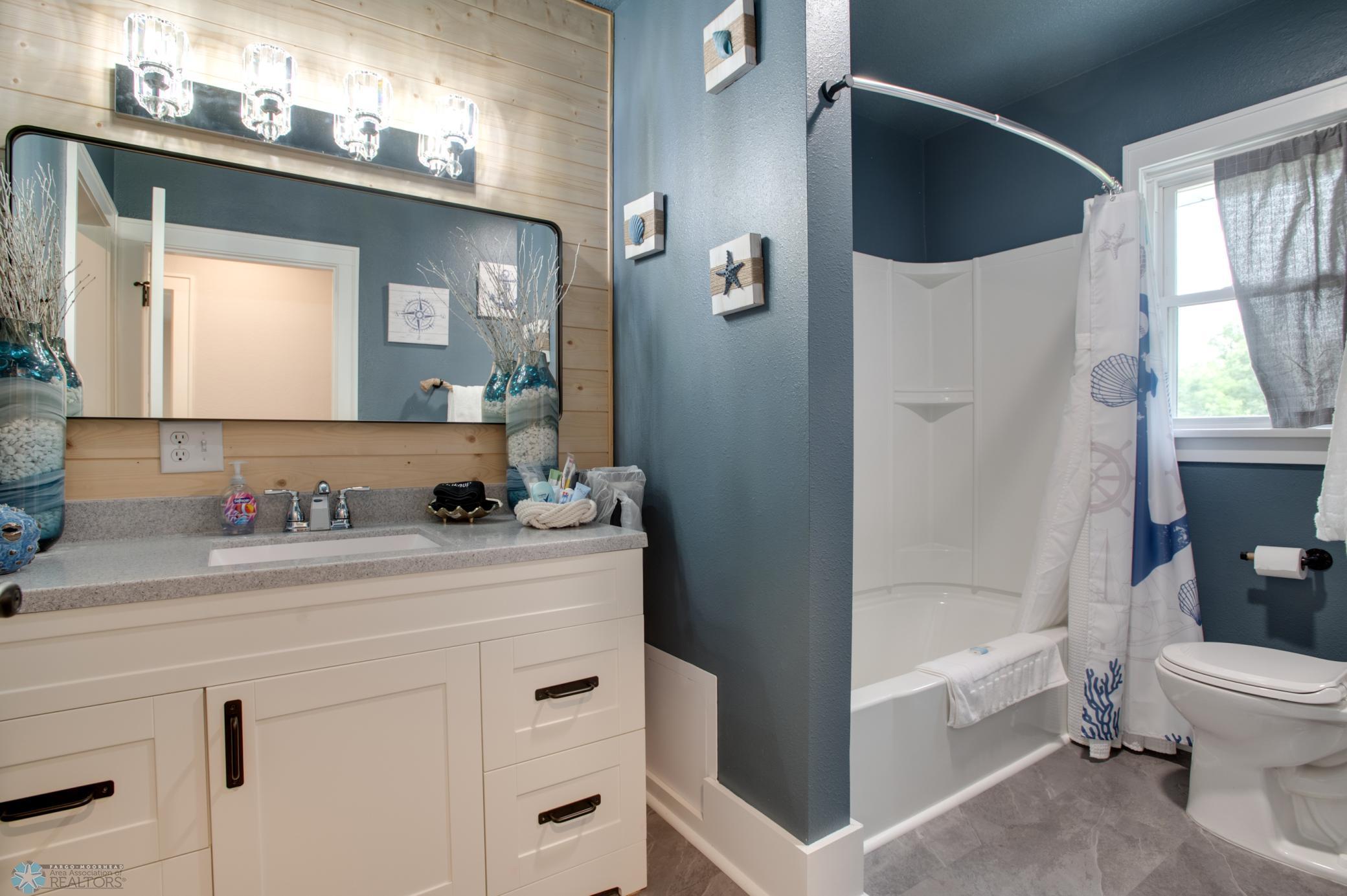1004 Bathroom