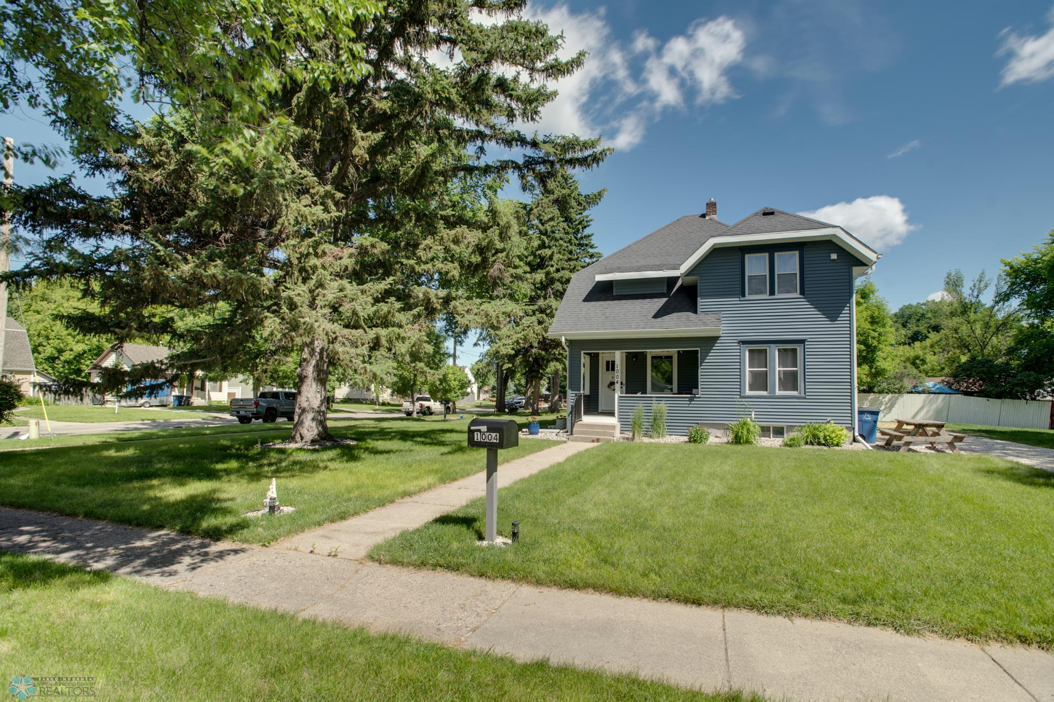 1004 Front Exterior
