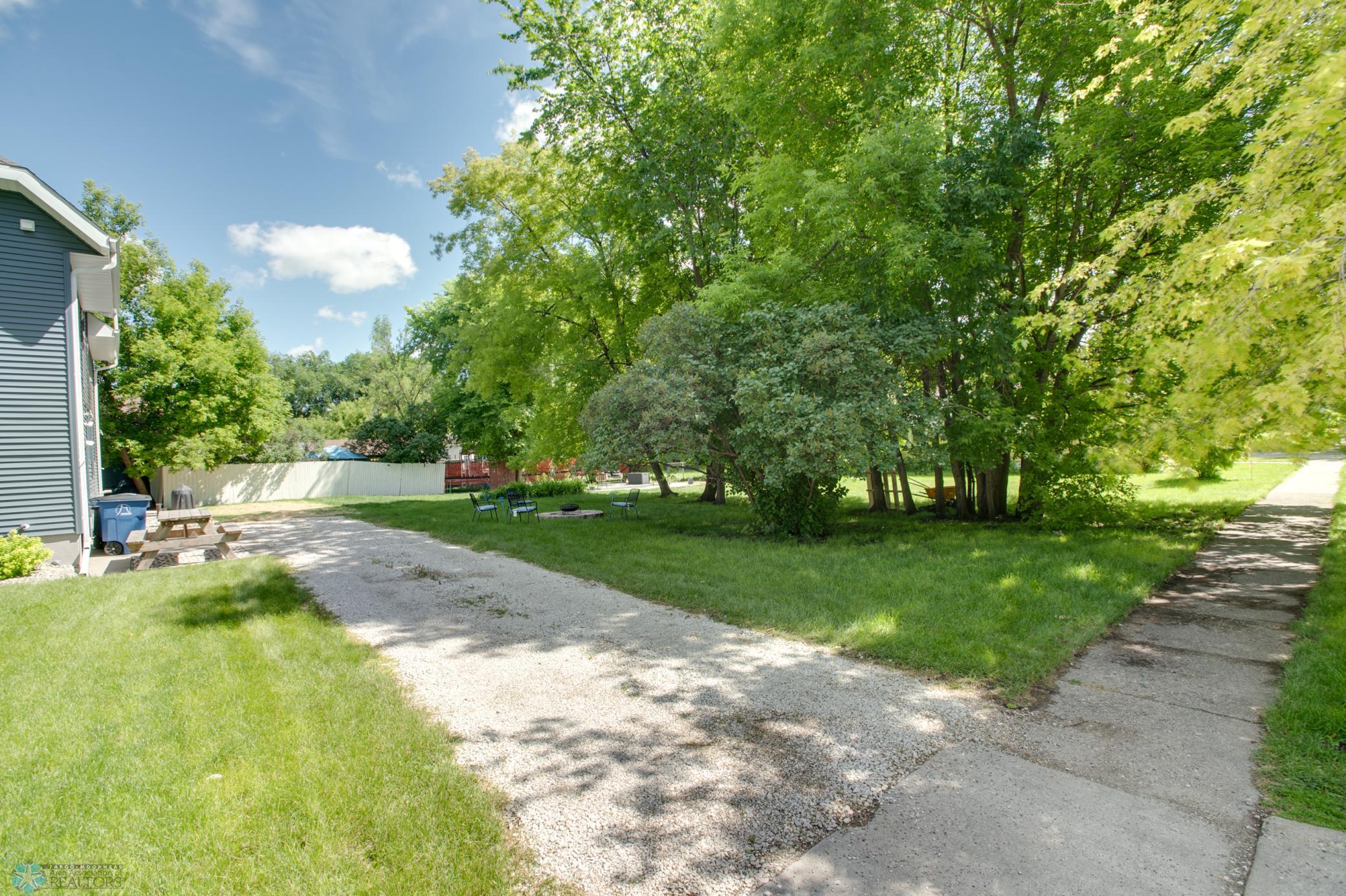 1004 Driveway