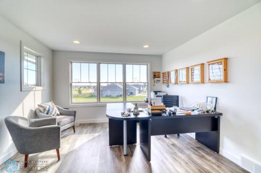 5885 Wildflower Drive S, Fargo, ND 58104