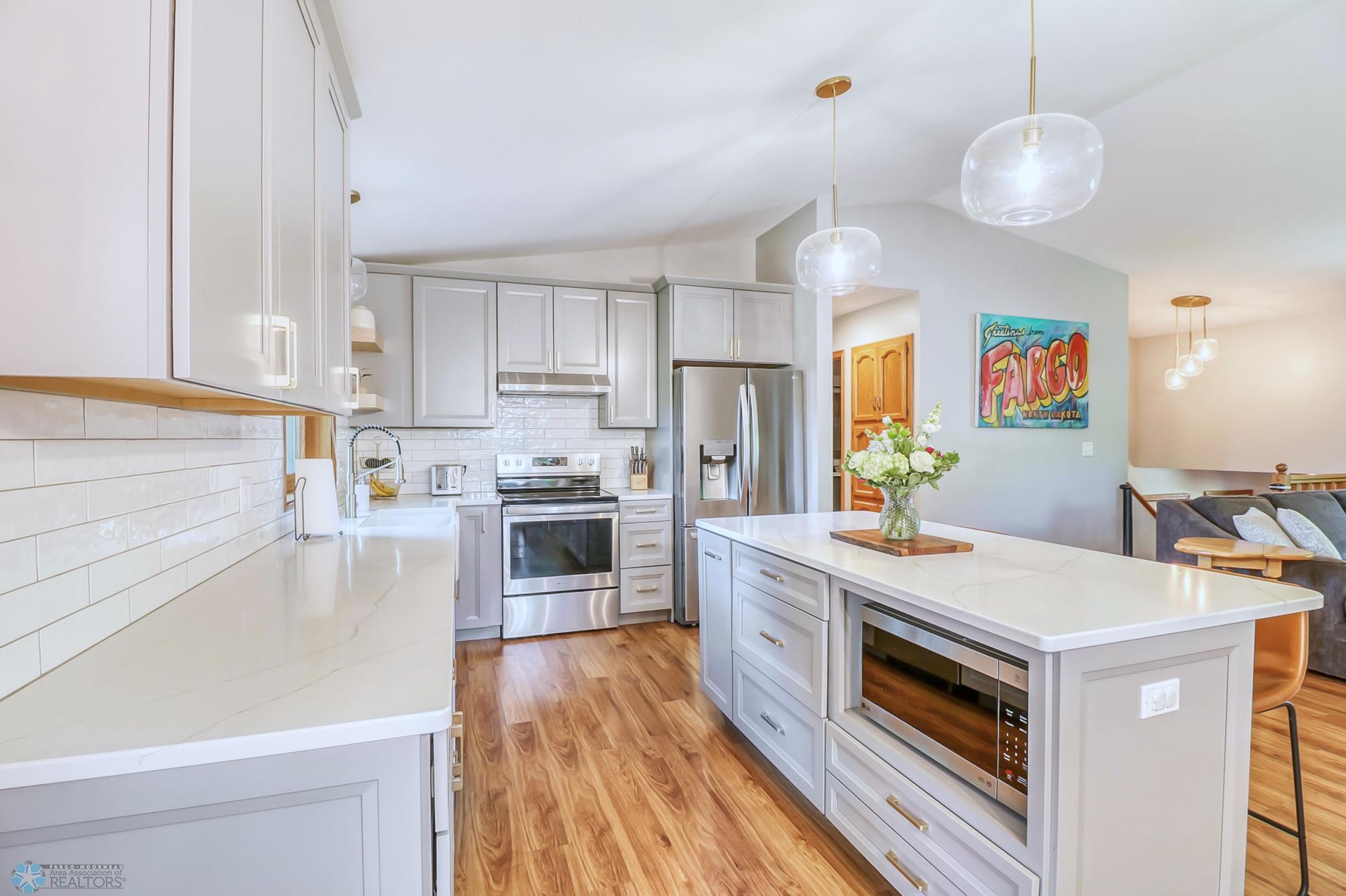Kitchen1_3.jpg