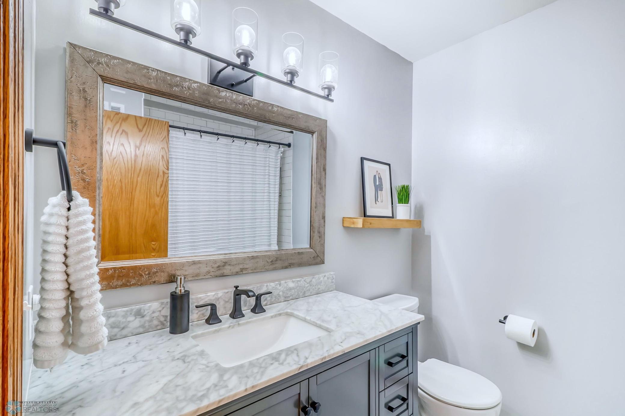 Bathroom1_1.jpg