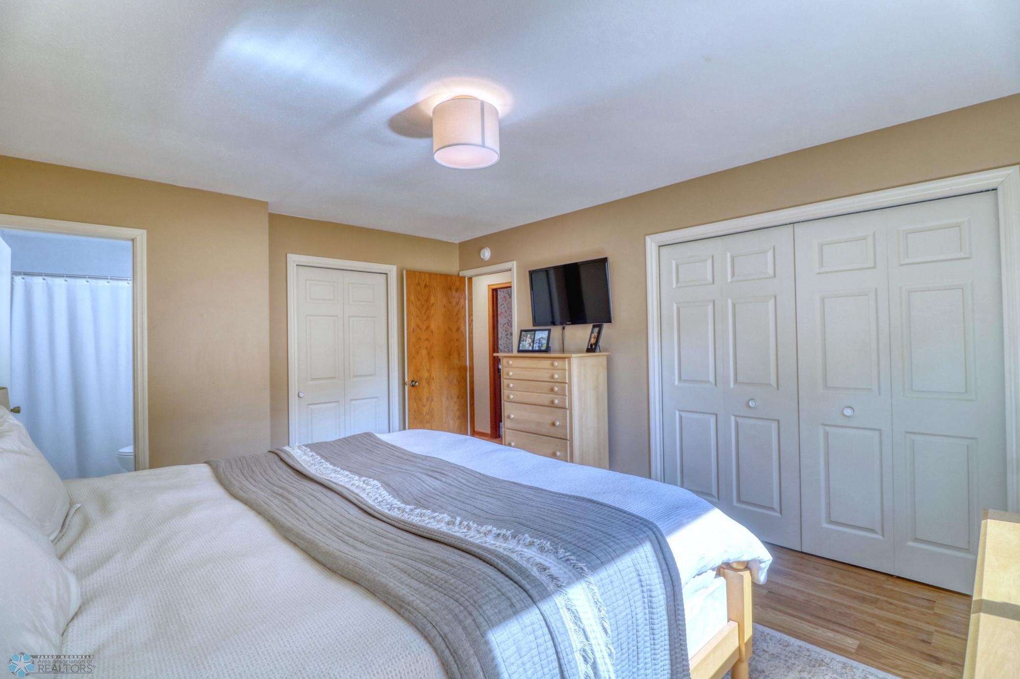 Primary Bedroom1_3.jpg