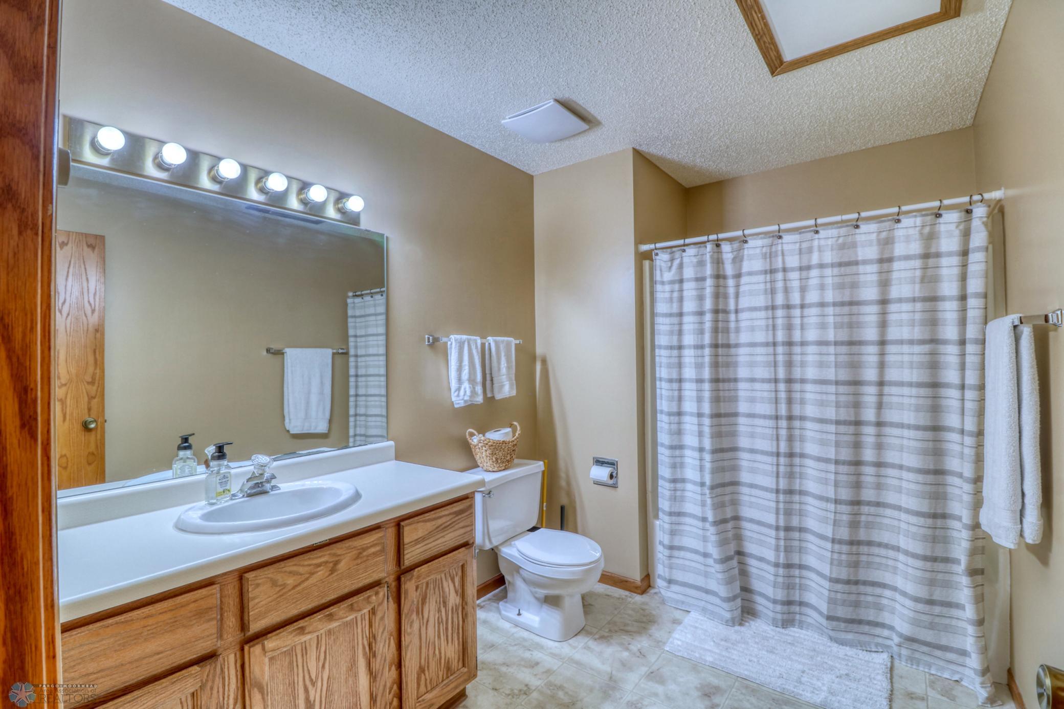 Basement Bathroom1_1.jpg