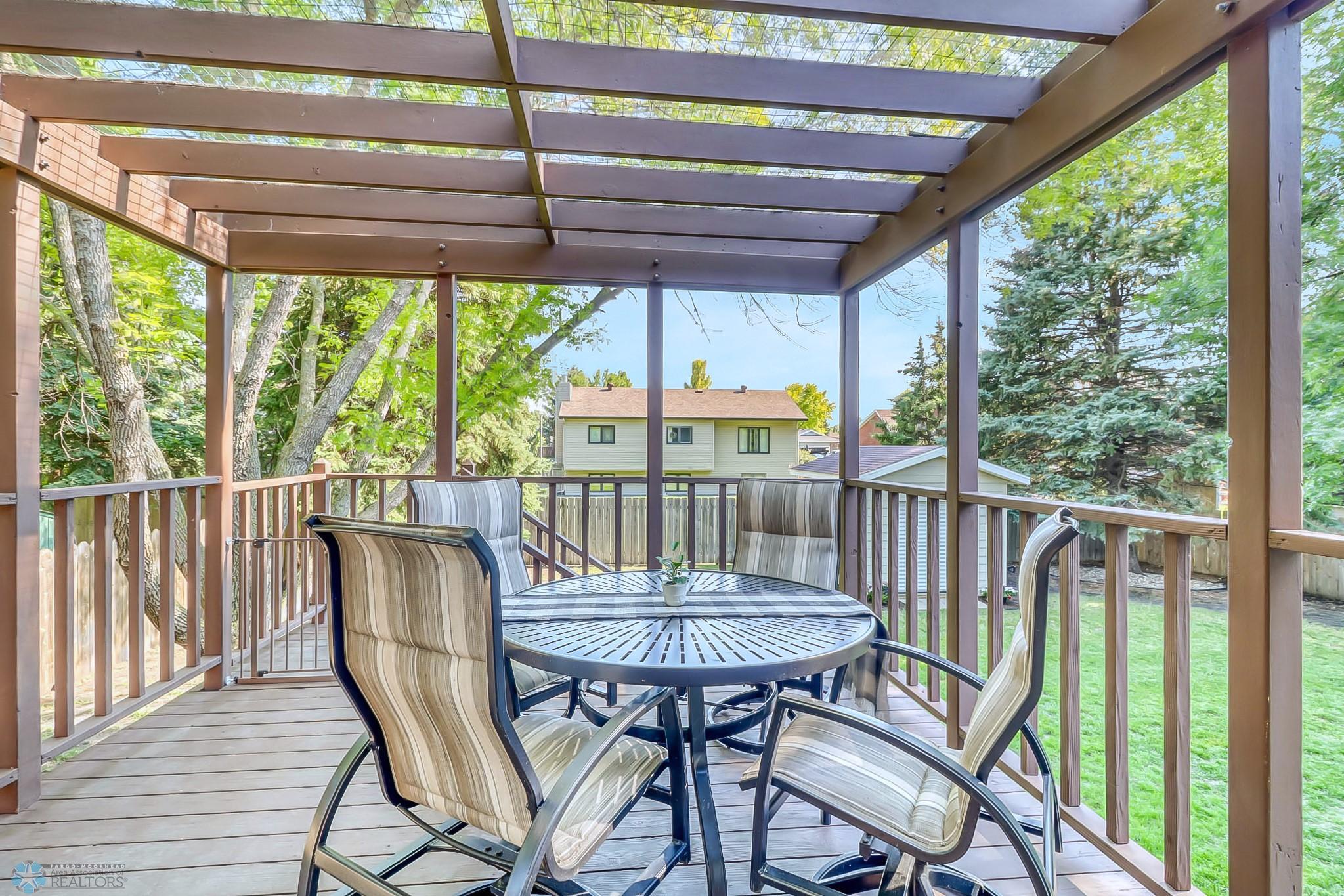 Backyard_deck1_0.jpg