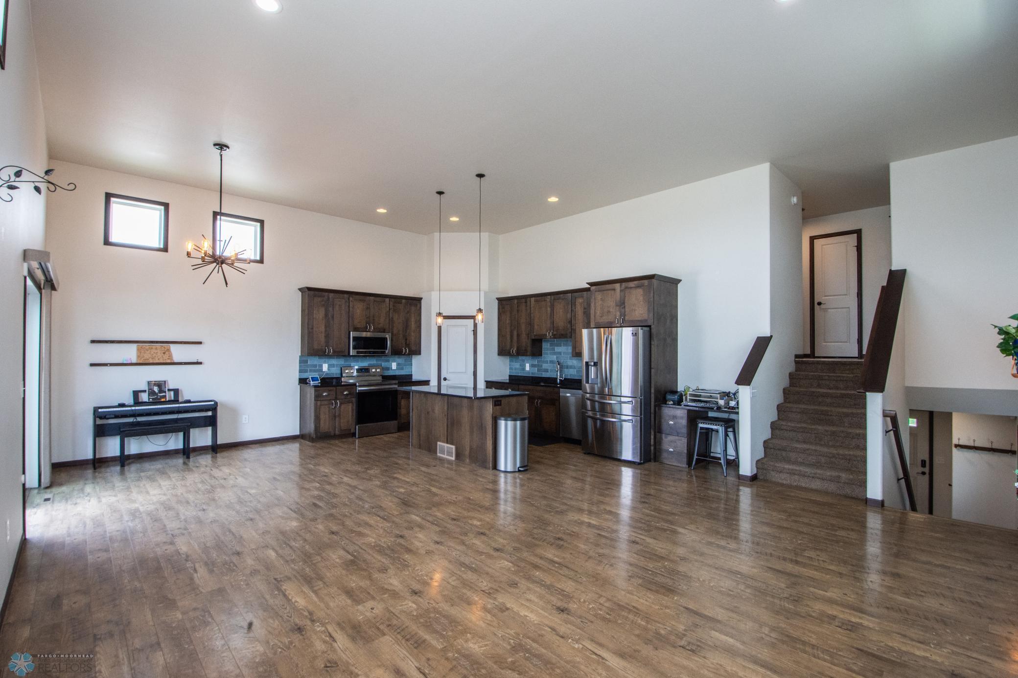 Kitchen with Center Island & Pantry