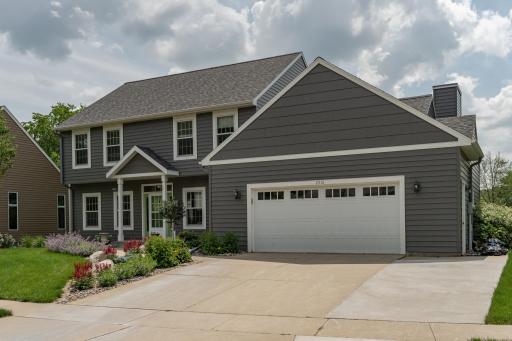 2916 Stonegate Court SW, Rochester, MN 55902