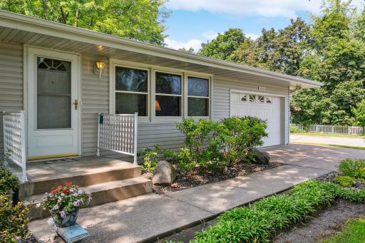 Photo for 1025 County Road 101 N, Minneapolis, MN 55447 - listing #6560346 1025 County Road 101 N, Minneapolis, MN 55447