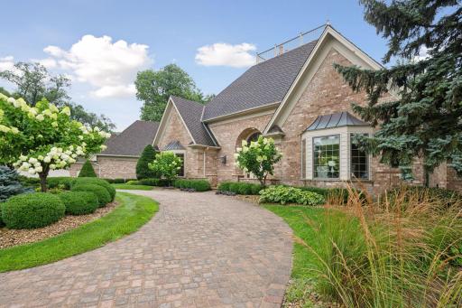 Circular driveway