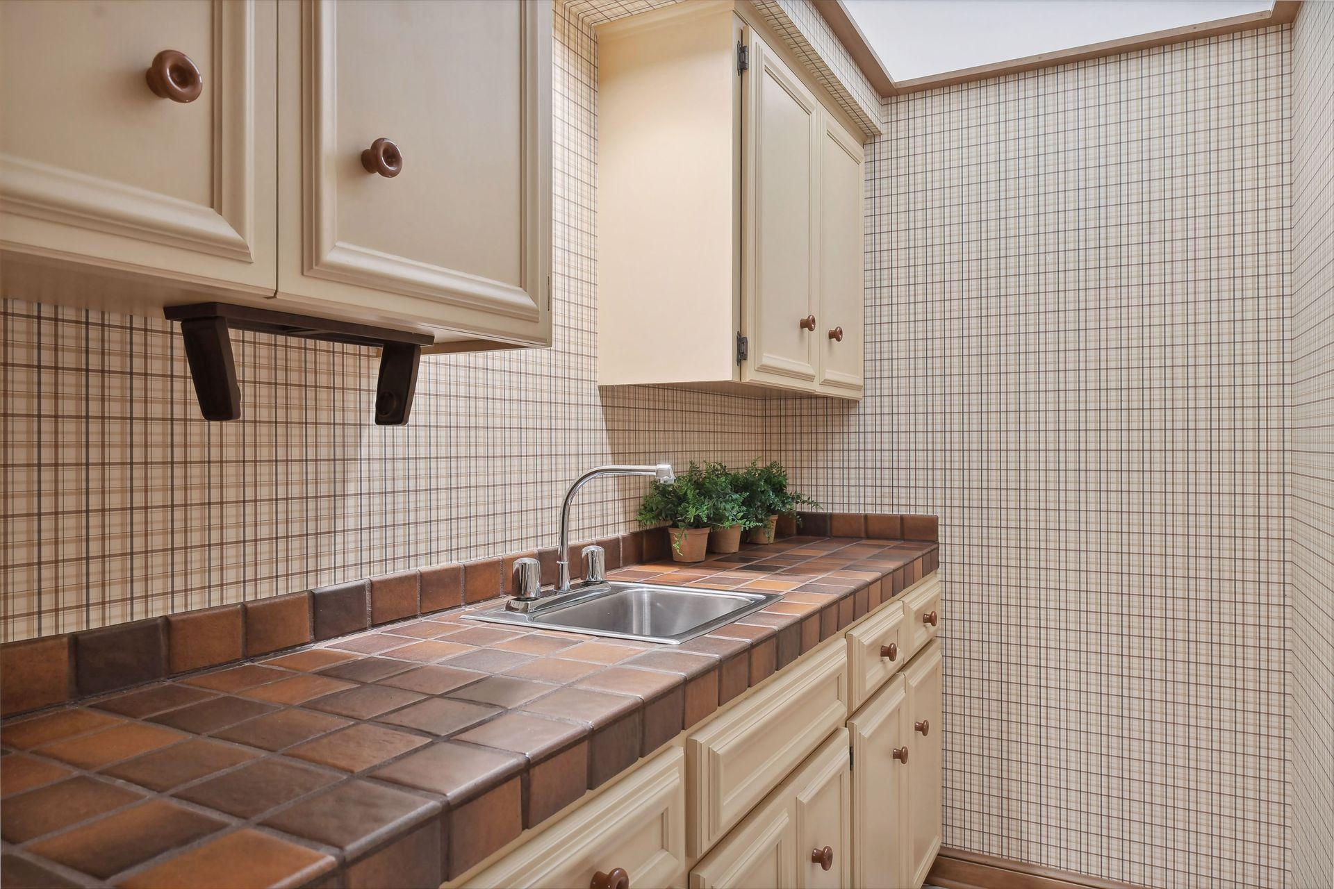 Additional pantry with sink