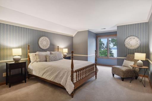 2nd upper bedroom