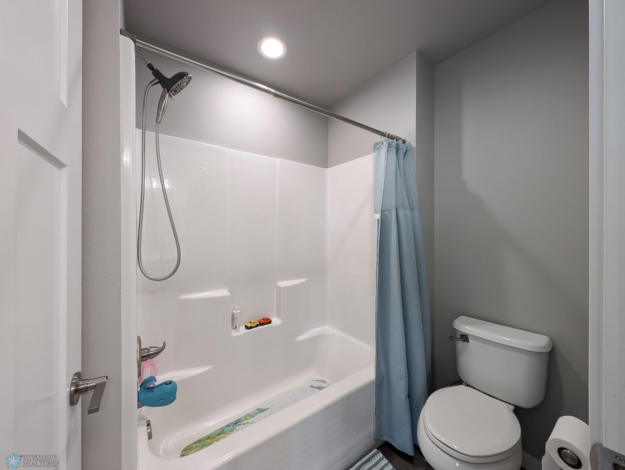 L2P036-172921285.jpg