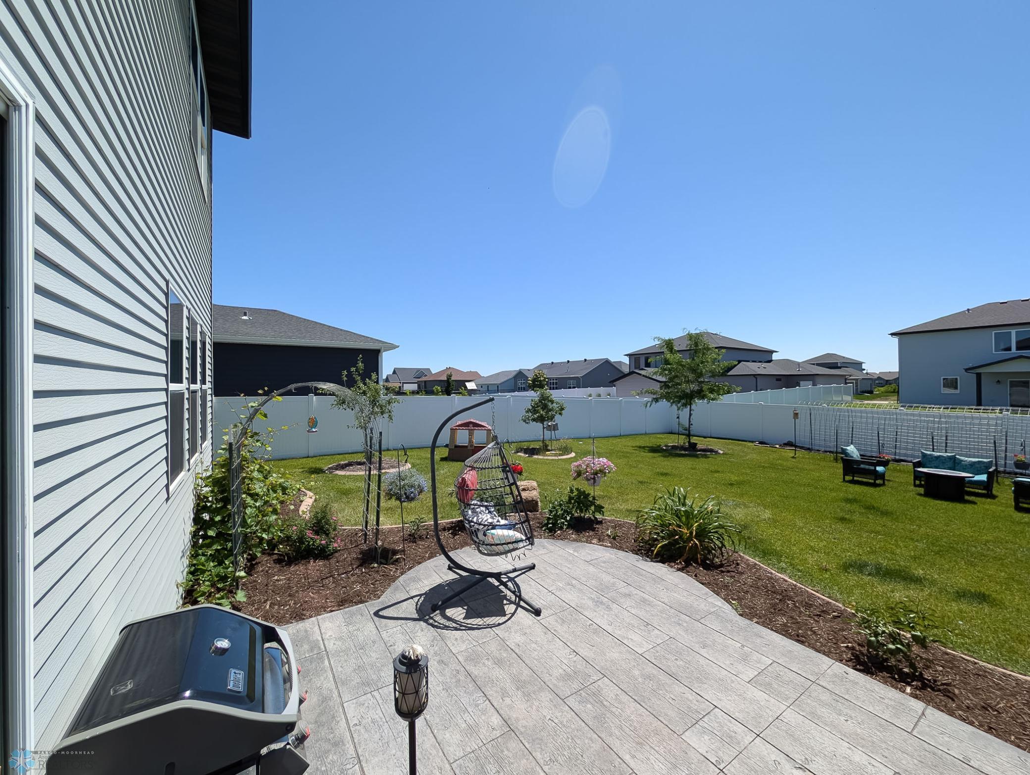 L2P089-180741654.jpg