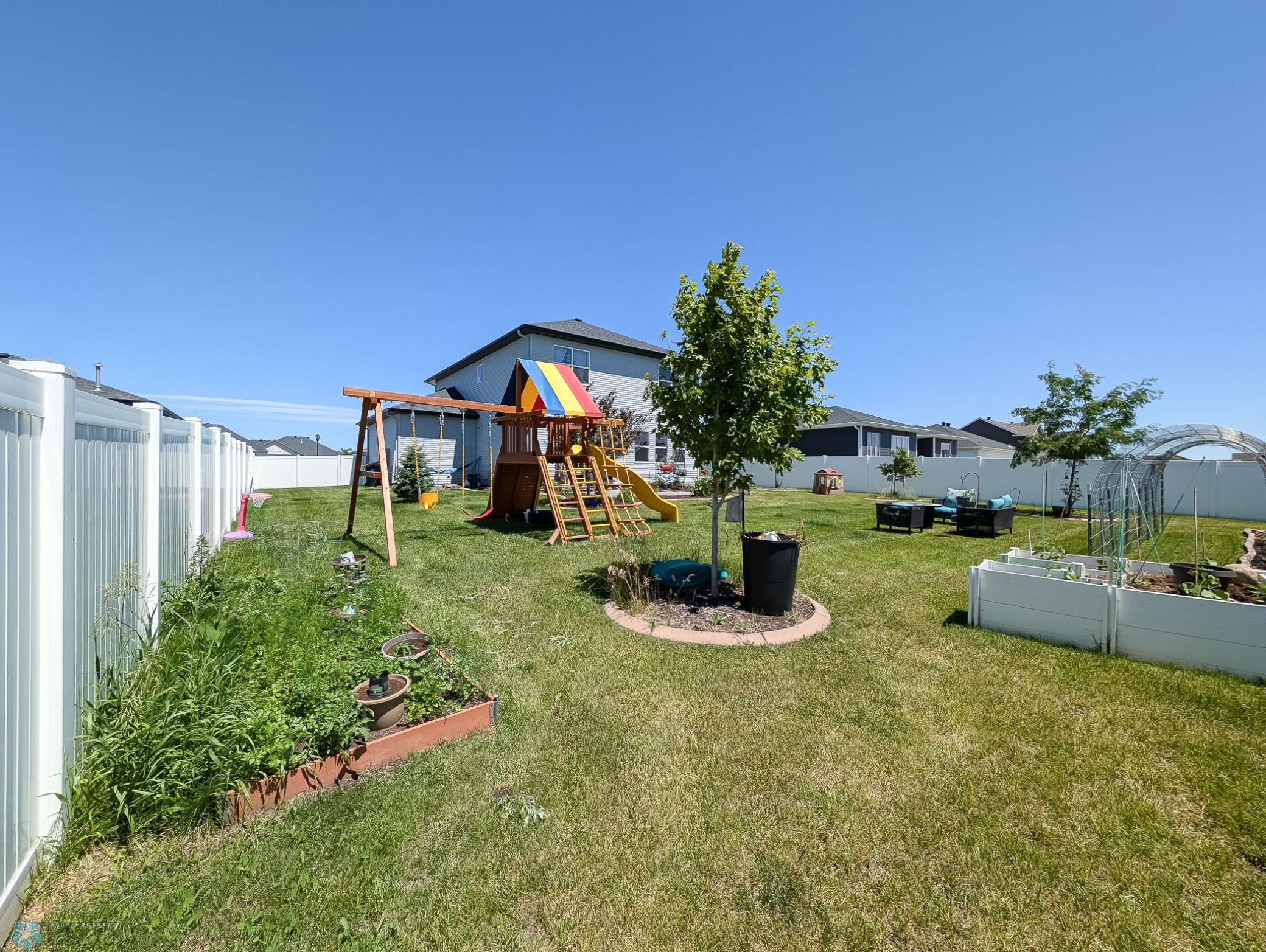 L2P087-180654714.jpg