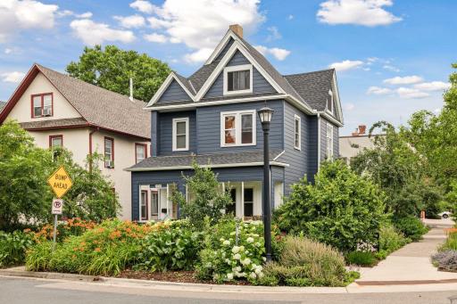 2559 Aldrich Avenue S, Minneapolis, MN 55405