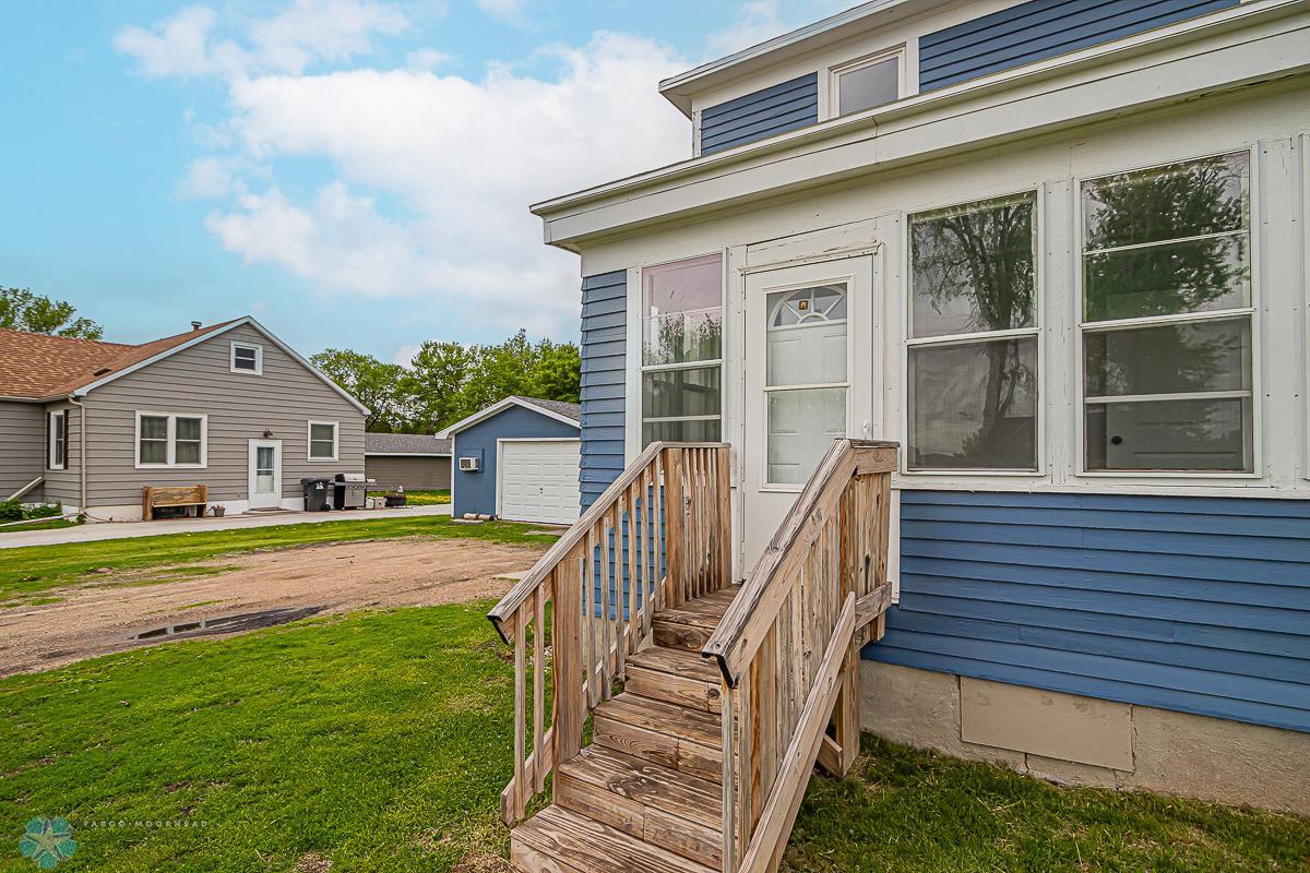 3 season porch entrance