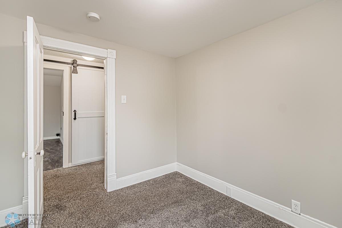 2nd bedroom (2nd strory)
