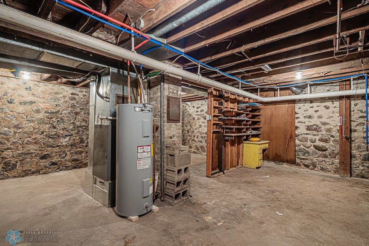 Basement (utility room)