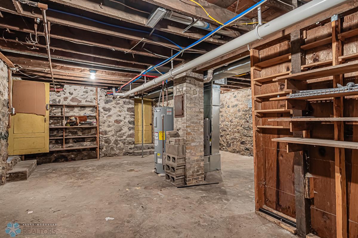 Basement (utility room)