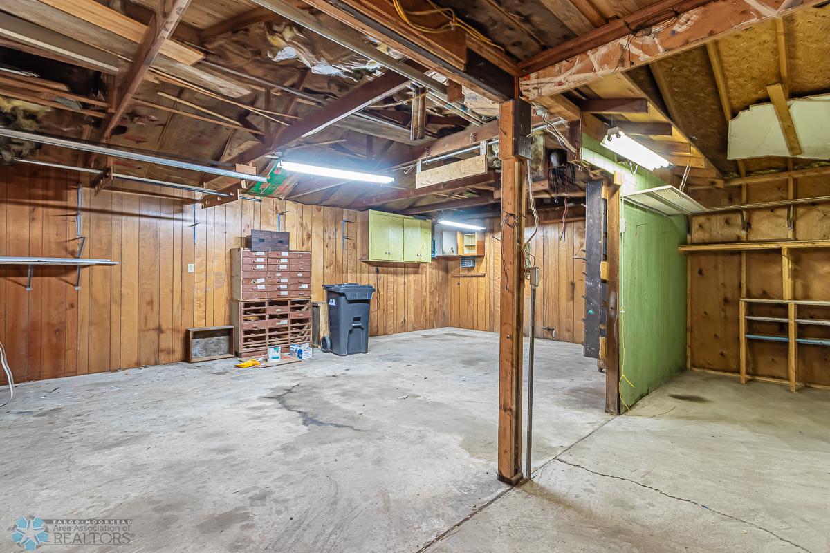 Oversized 1 stall garage