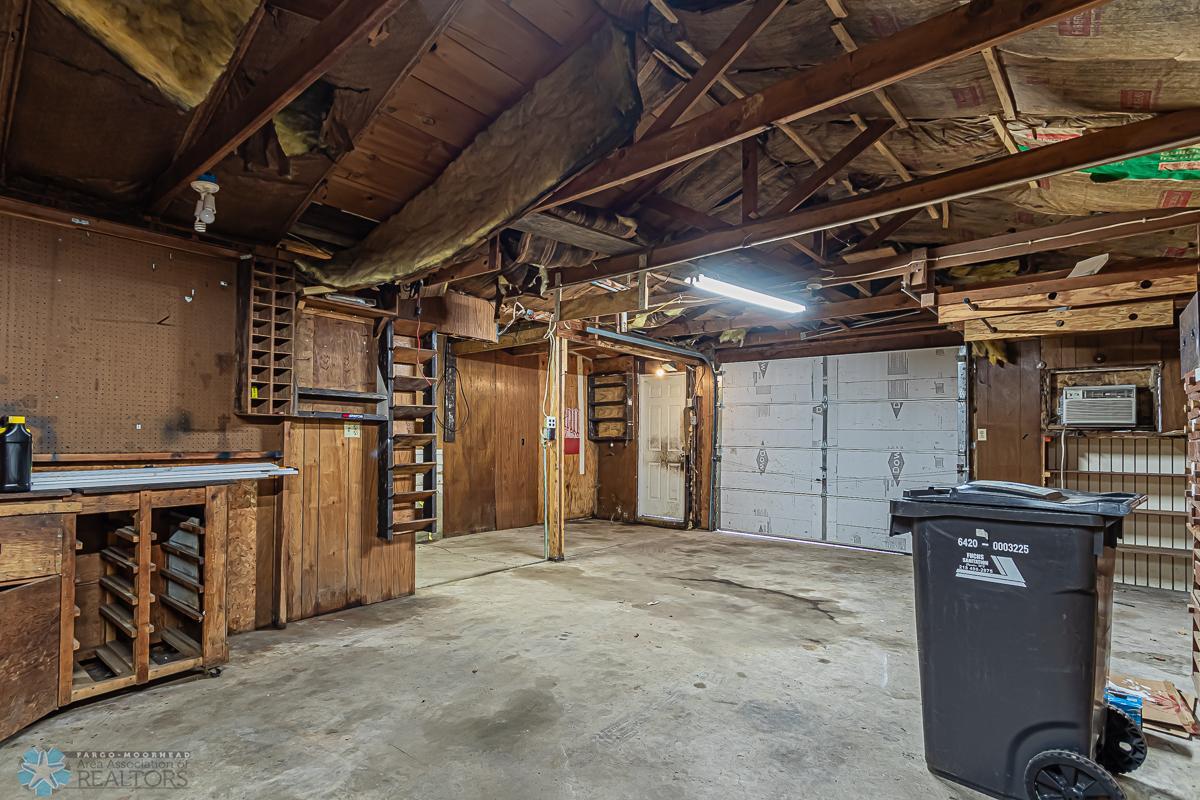 Oversized 1 stall garage