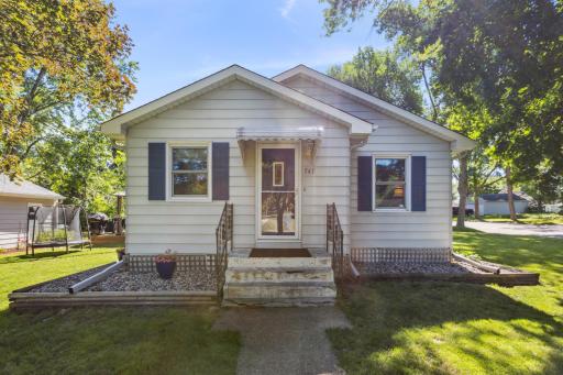 541 1st Street S, Winsted, MN 55395