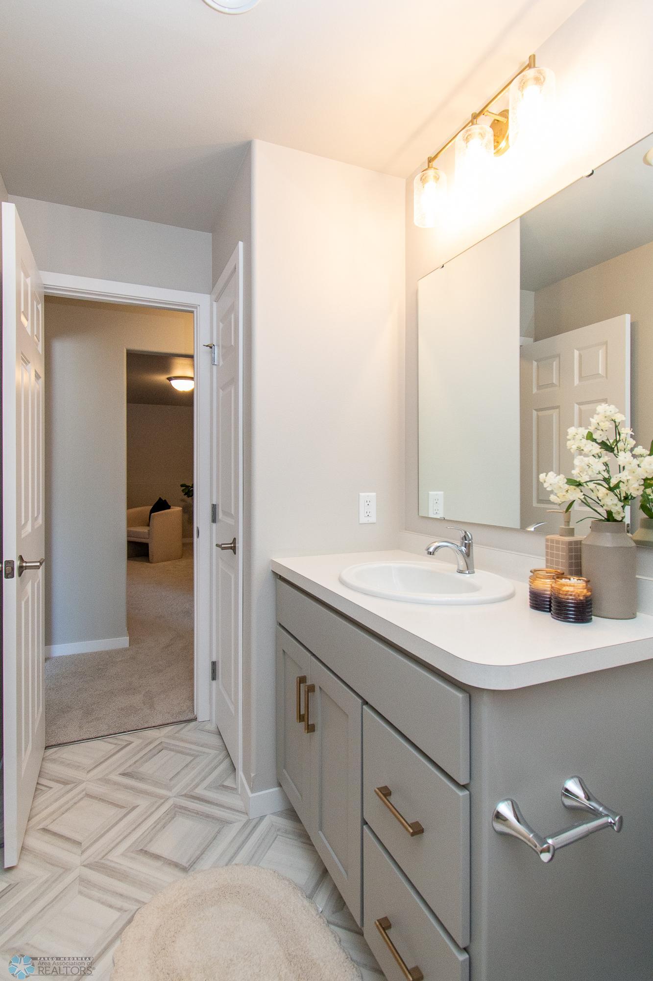 Lower Level - Full Bathroom