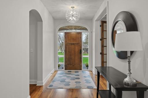5812 Code Avenue, Edina, MN 55436