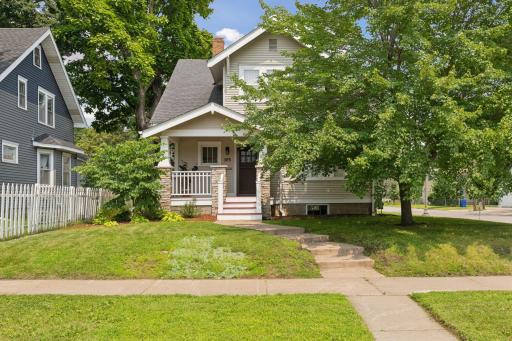 875 Ivy Avenue E, Saint Paul, MN 55106