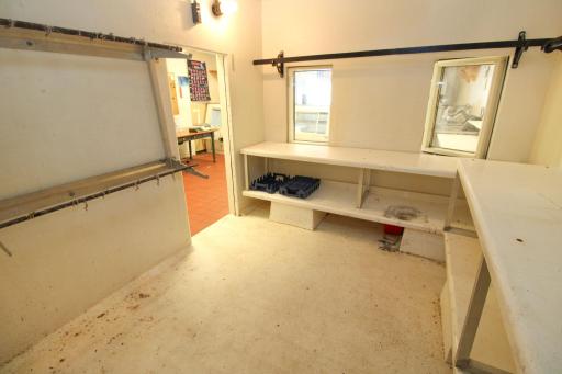 Walk-In Cooler, w/2 serving windows (window: 2âx3â): 11âx9â