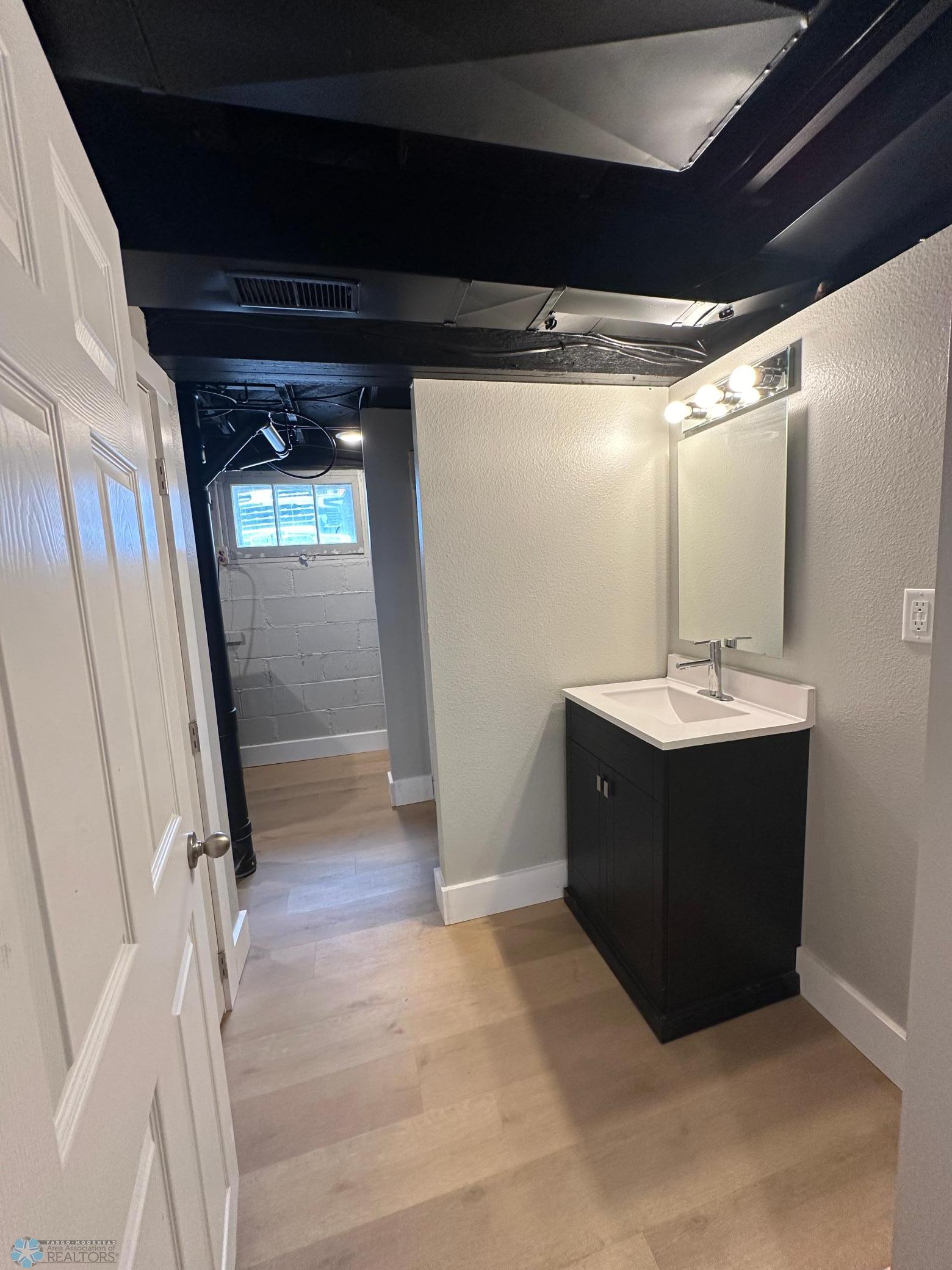 Lower Bath/Laundry