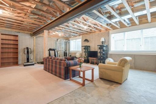 619 Gardner Street, Wayzata, MN 55391