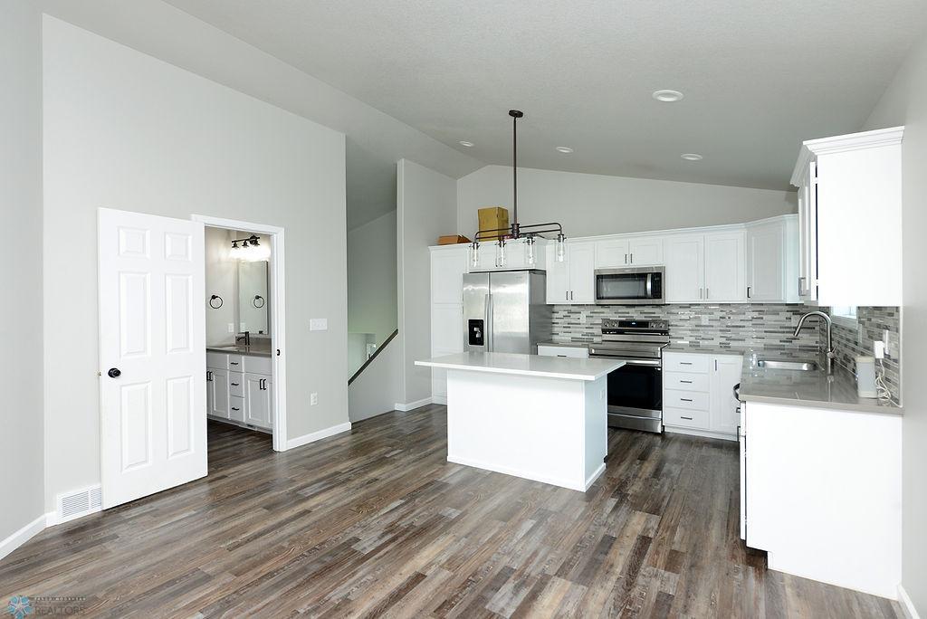 Kitchen to Hollywood bath