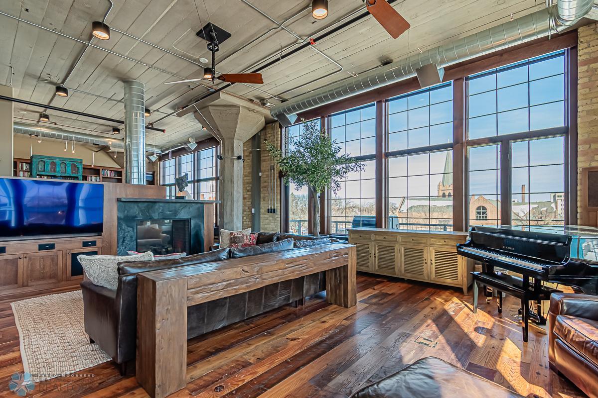 Living_Room_2.jpg