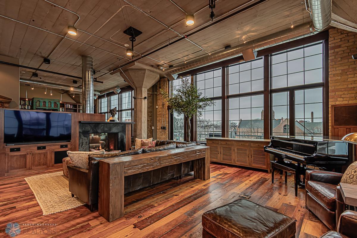 Evening_Living_Room_4.jpg