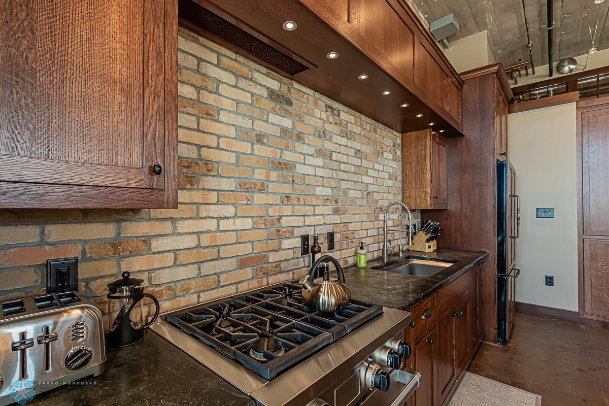 Kitchen_2.jpg
