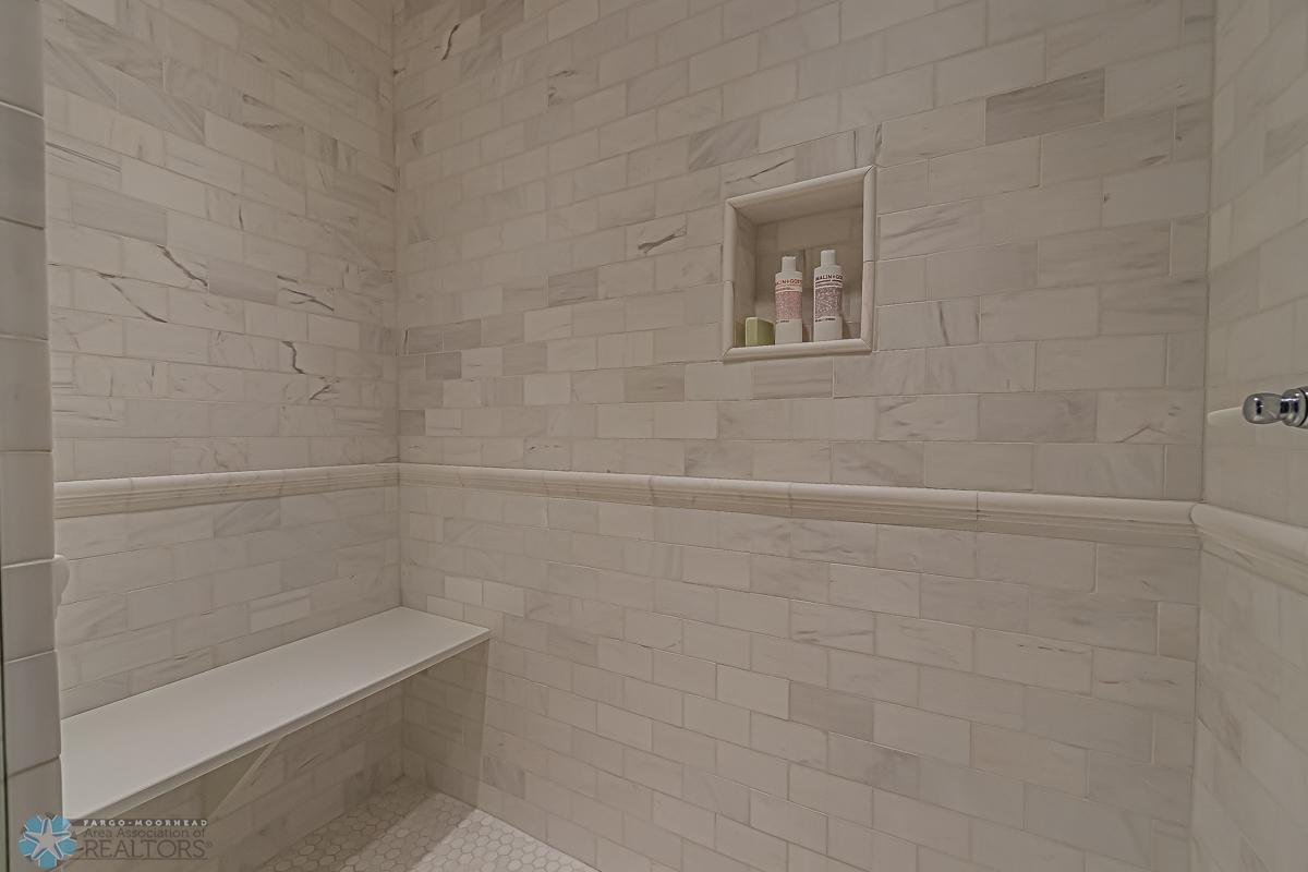 Bathroom2_3.jpg