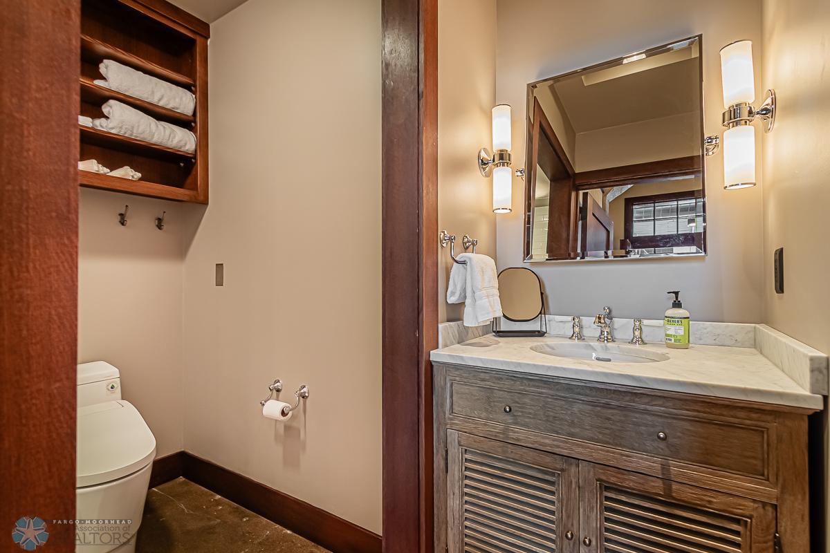 Guest_Bathroom_1.jpg