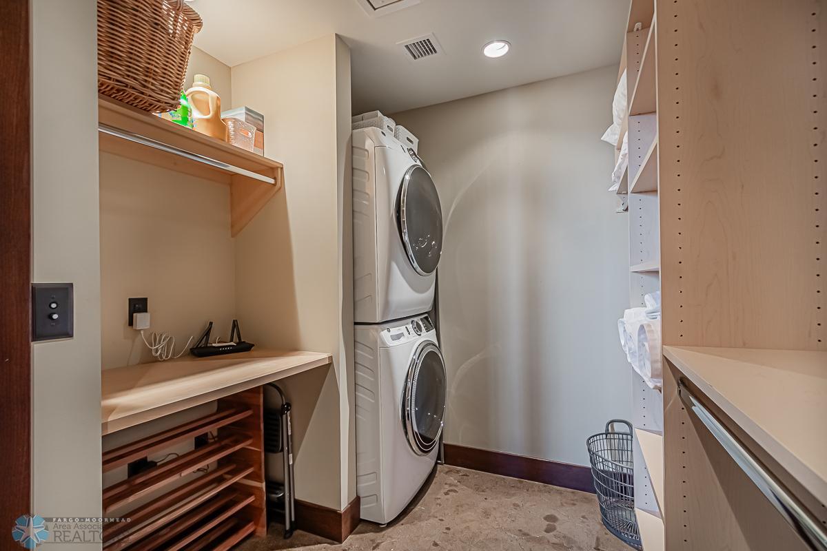 Laundry_Closet_2.jpg