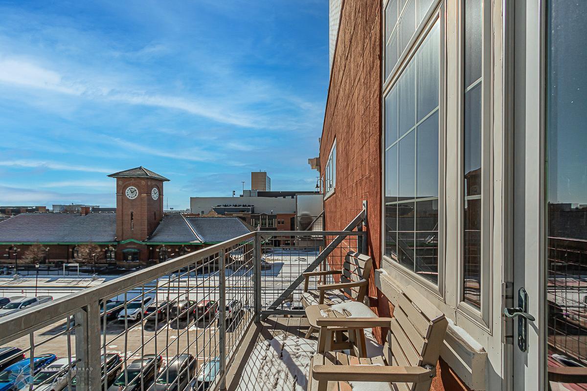 Balcony2_1.jpg