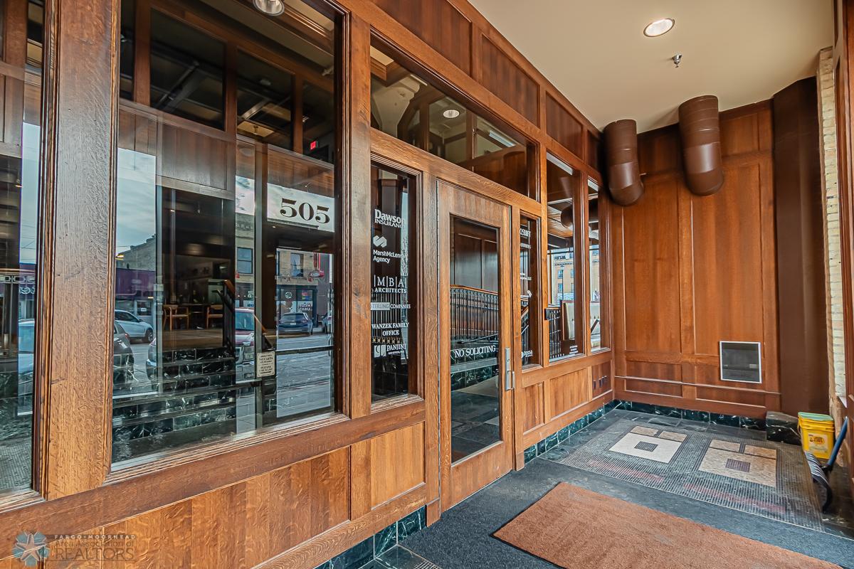 Building_Entryway_1.jpg